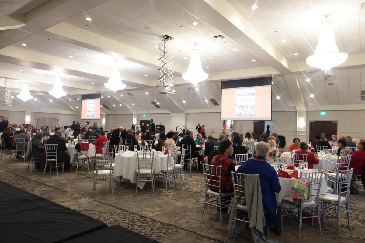 cmgpr's tweet photo. The Carter Malone Group was proud to assist the Greater Philadelphia Chapter of Tuskegee Airmen Inc. (@TuskegeePhilly) during their unforgettable scholarship gala celebration honoring the trailblazing legacy of the Tuskegee Airmen.

#CMGPR #TuskegeeAirmen #PhillyRedTails https://t.co/bgHsdTsvEj