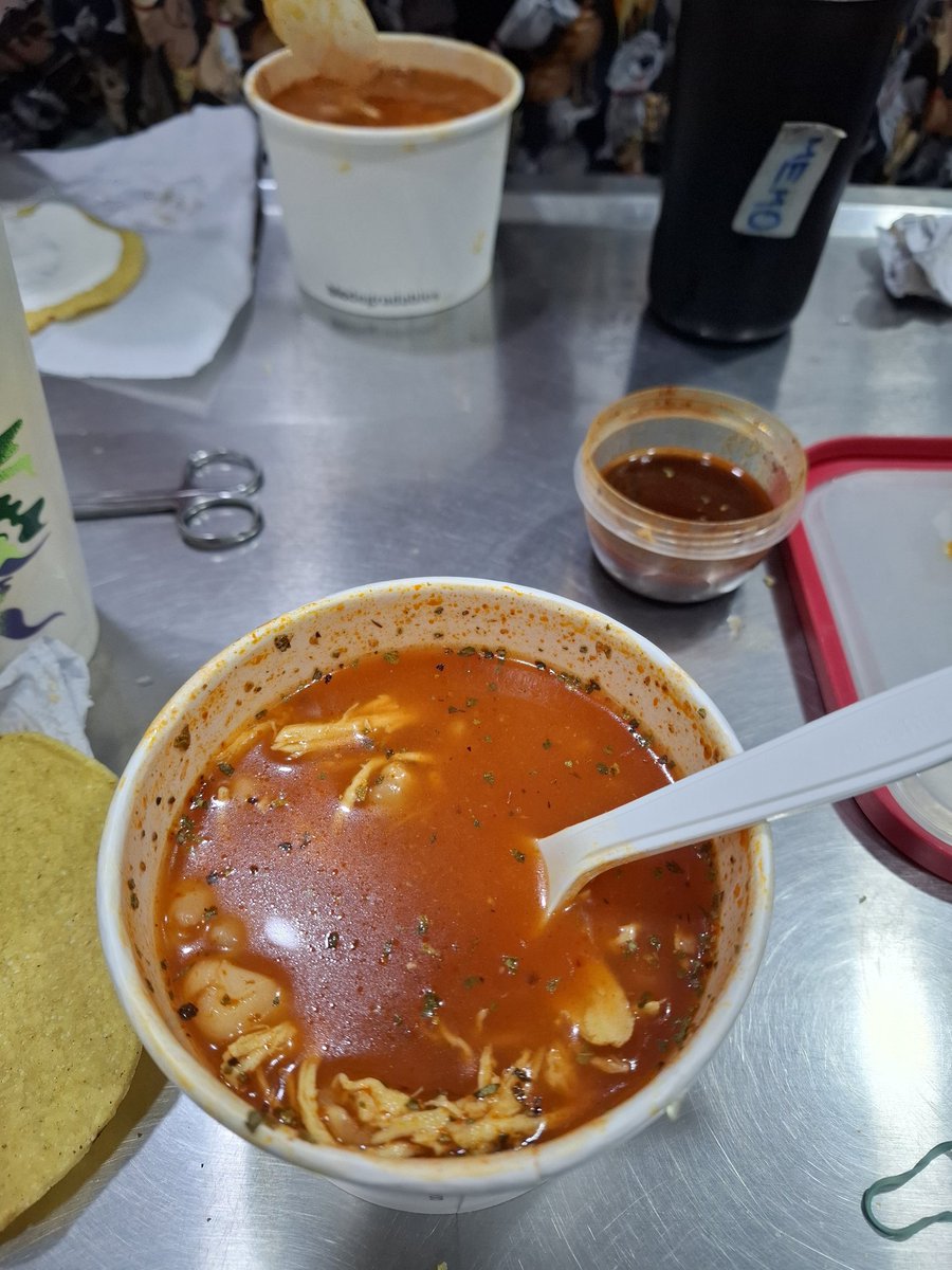Triste_Dany's tweet photo. Lo mejor de hacer guardias con Memo y Beto es cenar en familia 🙏🏼 https://t.co/2uW4gAExDo