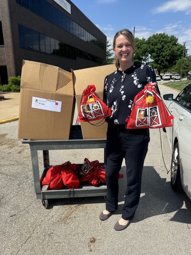 PCHASWay's tweet photo. Thanks to Haussmann Corporation and the United Way of Greater St. Louis' Service2Go program, the children we serve recently received the most adorable Pocket Pal Kits, farm bags filled with a book and a stuffed farm animal. https://t.co/meTOgq9E52