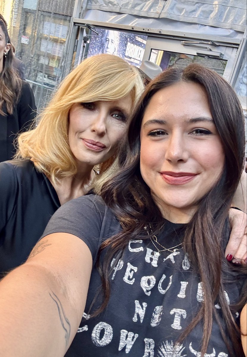 Julia tweet media