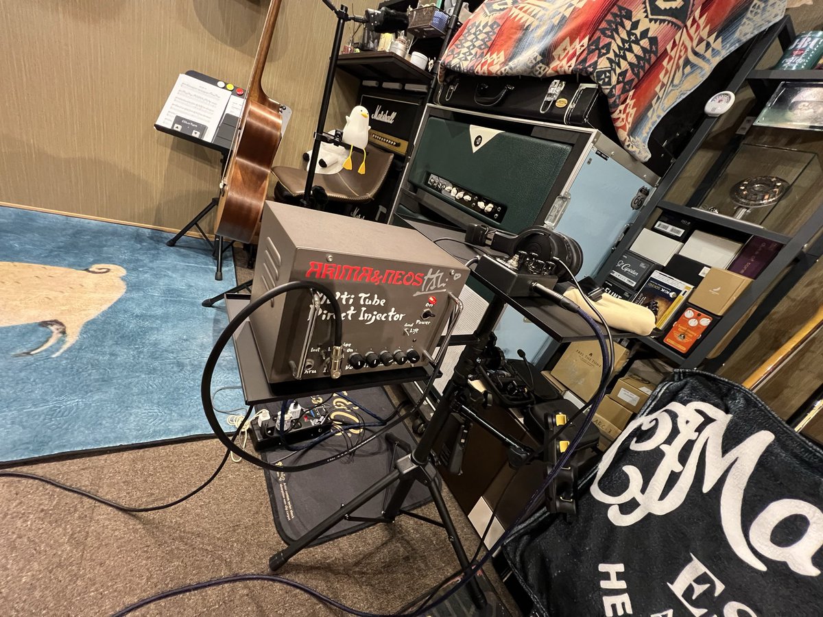 tomoki8685's tweet photo. 昨日はPEAK-A-BOOのアルバム制作の為の低音部録音でした🎵

井上さんにアツい魂を入れていただきました♪

ゆっくりながらも完成が楽しみ😊 https://t.co/w4oCLM1Ay7