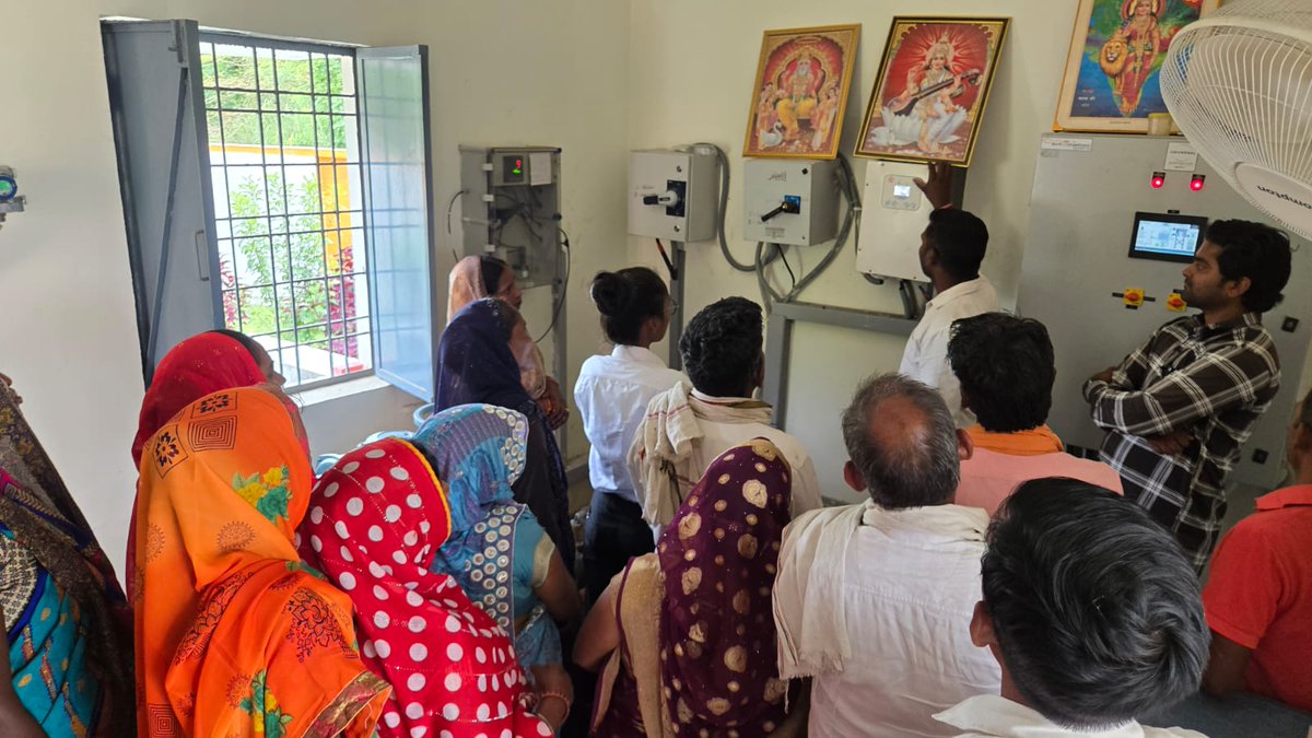 UniversalMEP's tweet photo. दिनांक: 13/05/2026
मुजफ्फरपुर जलालपुर स्किल डेवलपमेंट सेंटर में ऑपरेटर ट्रेनिंग सफलतापूर्वक संपन्न! ✅
इस कार्यक्रम में मुख्य रूप से:
🔹 ऑपरेशनल एवं ऑटोमेशन ट्रेनिंग
🔹 वाल्व और डिस्ट्रीब्यूशन मैनेजमेंट
🔹 कार्यस्थल पर सुरक्षा (Safety)
🔹 ग्राम प्रधान एवं स्थानीय लोगों का फीडबैक
जल जीवन मिशन को और सशक्त बनाने की दिशा में एक और कदम। 💧
#JalJeevanMission #SkillDevelopment #HarGharJal #Ayodhya #UPJalNigam