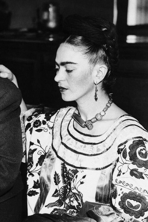 Frida Kahlo tweet media