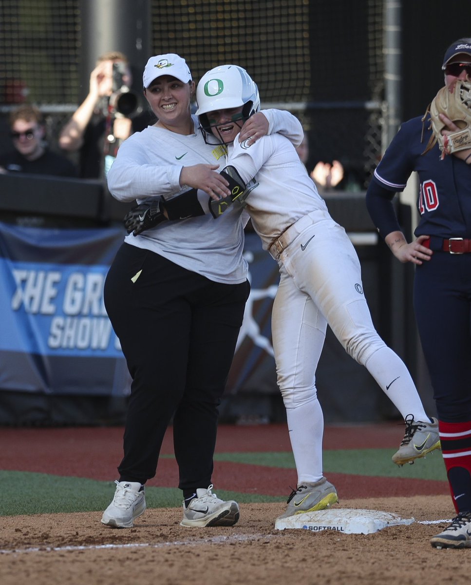 Oregon Softball tweet media