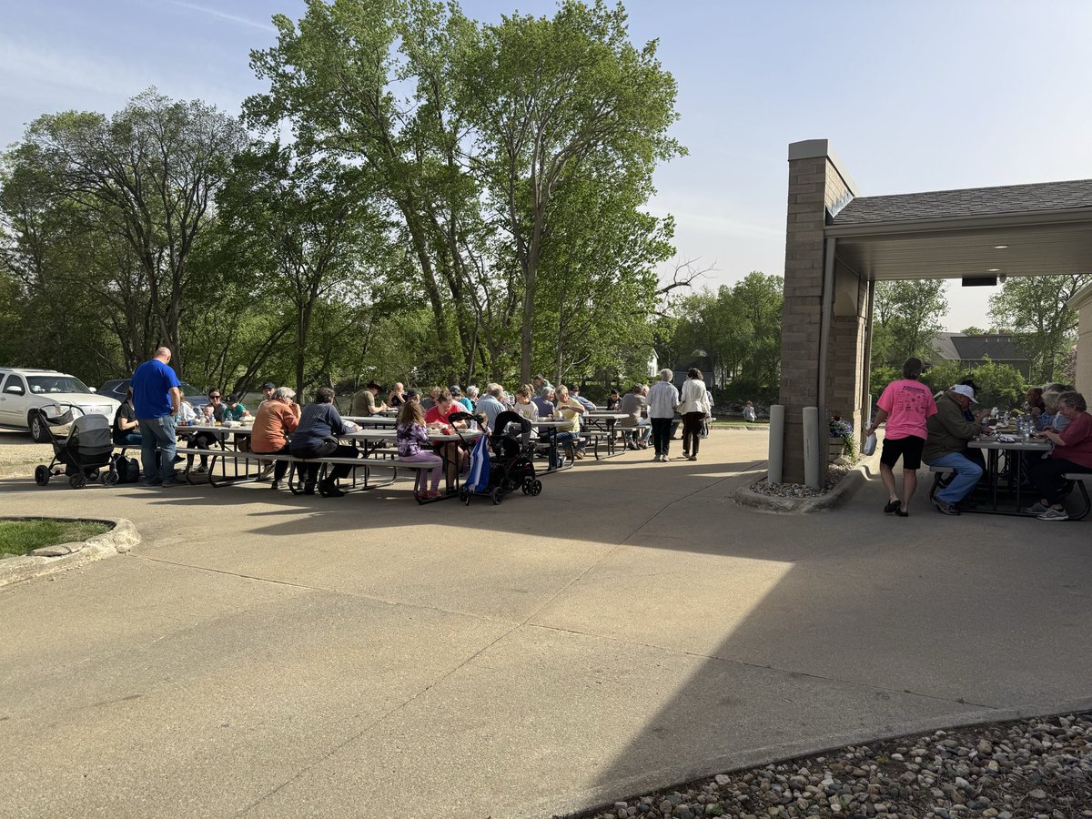 CUSBank's tweet photo. Thank you for celebrating with us, Shell Rock! ❤️ 

And a special thank you to the vendors who helped bring our renovation to life. We appreciate you all! https://t.co/TqprV0bLst
