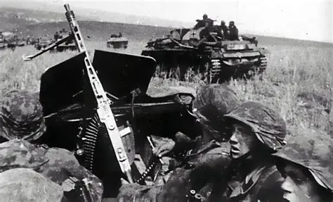 D88PB's tweet photo. @DulceBellum1944 On the "road" again #LSSAH #WW2 https://t.co/1LvsD0xFG1