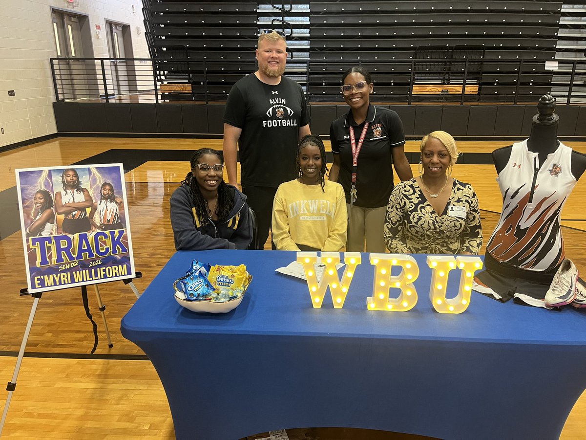 AlvinHSTrack's tweet photo. Congratulations to E’Myri Williform for signing to Wayland Baptist University to continue her track career. E’Myri we are surely proud of you 💙💛 https://t.co/I42kkLLT6N