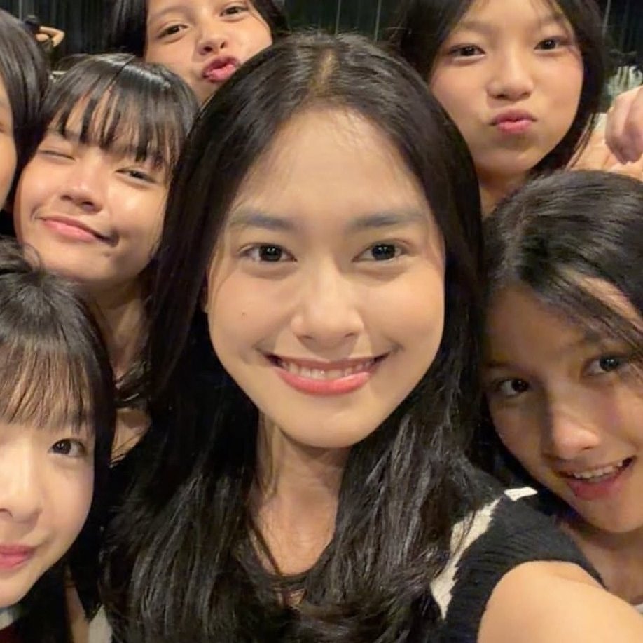 RaraLandID's tweet photo. Selamat malam dan selamat beristirahat ya unnie 🌘🌷

Makasii IDN livenyaa @.RaraJKT48 💌💗

#RaMoon https://t.co/dxjo4c2TUM