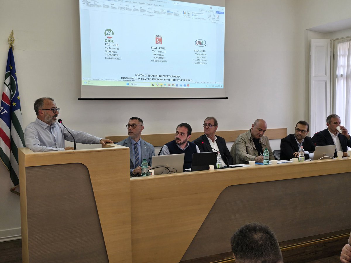 fai_cisl's tweet photo. #Industria #alimentare: oggi il Coordinamento nazionale Fai-Cisl, Flai-Cgil e Uila-Uil del Gruppo #Ferrero ha approvato la piattaforma per il rinnovo del contratto integrativo per il quadriennio 2026-2030, al termine di un percorso di confronto e partecipazione costruito attraverso le assemblee svolte nelle ultime settimane con le lavoratrici e i lavoratori.
👉 Partecipazione, qualità del lavoro, diritti, organizzazione, valorizzazione delle professionalità, nonché la redistribuzione della ricchezza prodotta per aumentare anche il valore del premio di partecipazione ad obiettivi, saranno al centro del confronto con l’azienda: l'obiettivo è quello di costruire un accordo capace di guardare in modo virtuoso al futuro del Gruppo e delle persone che vi lavorano in Italia, circa 7500 dipendenti tra sede, stabilimenti e forza di vendita.
#lavoro #agroalimentare #partecipazione #contratti #sindacato