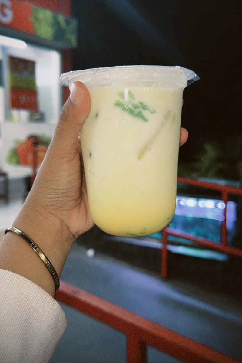 VennyIf's tweet photo. Teler cheese pandan ini enak 😭
Mana harganya cuma 10ribu aja. Kalau kalian ke Superindo cobain ya! https://t.co/ndedQzIuV2