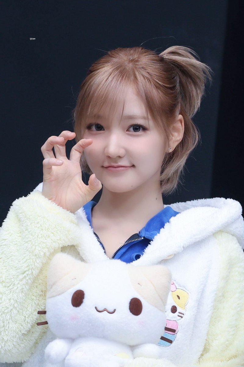 솔랑해ᡣ𐭩 tweet media