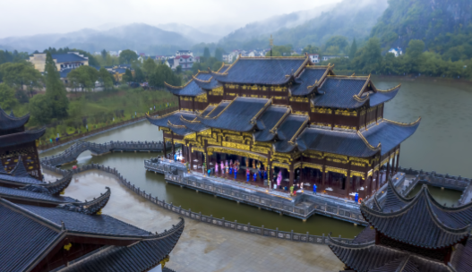 JiangLv4's tweet photo. In Leping, ancient opera stages tell stories carved in wood and stone. Across this city of just 1,980 sq km, over 500 ancient and traditional-style stages still remain. Known as the “Museum of Ancient Opera Stages,” Leping is a living symbol of China’s enduring cultural heritage. https://t.co/oQ9XjgDEYX