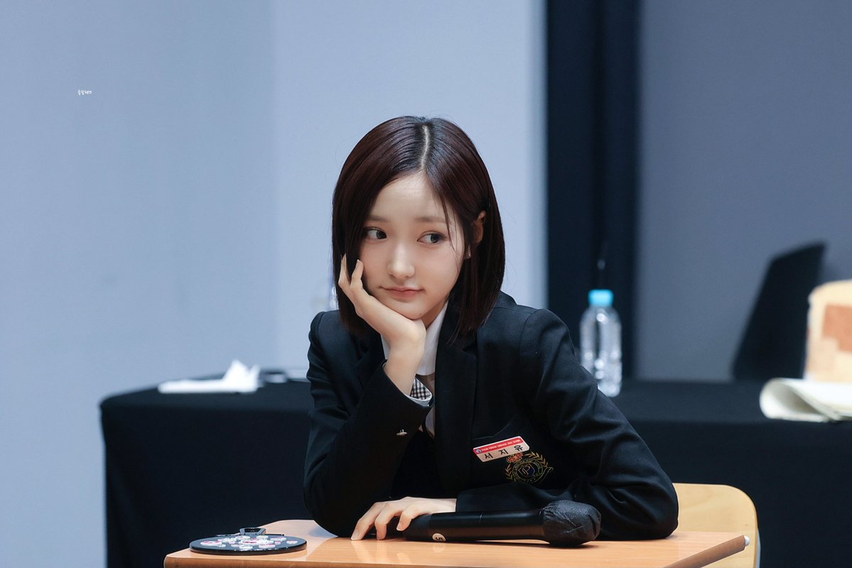 솔랑해ᡣ𐭩 tweet media