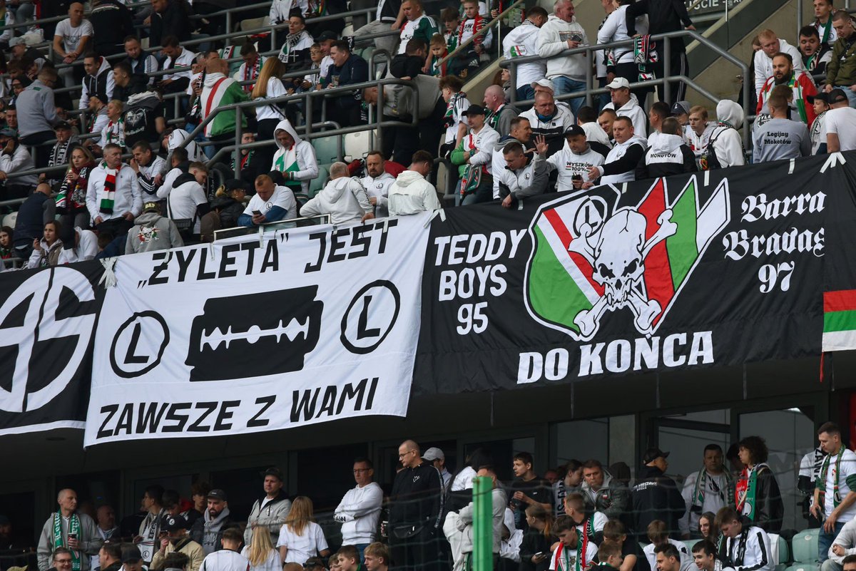 JezewskiPiotr's tweet photo. @MarcinMalenka @murczkiewiczyzm Ja Ci wierzę, to też nie są flagi 🤪 https://t.co/jA4AMV0OqA
