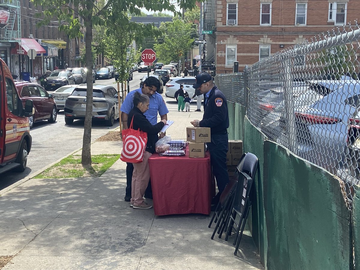 FDNY tweet media