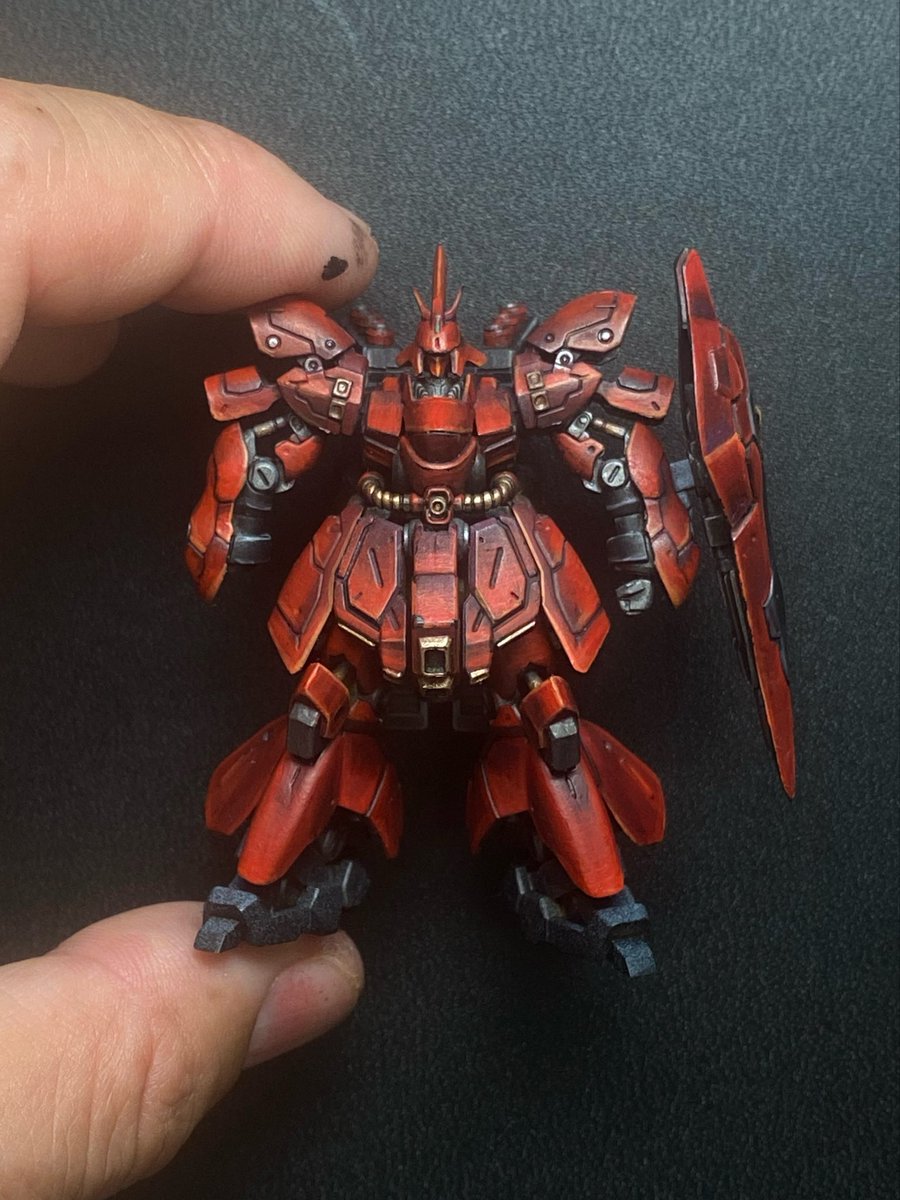 kenzi_man_02's tweet photo. #ガンダムアーティファクト　のサザビーのペイント進捗です。今日は脚部を塗りました。
サザビーの脚部は曲面多くて塗るの大変でした。 https://t.co/GZVwwtd2iw