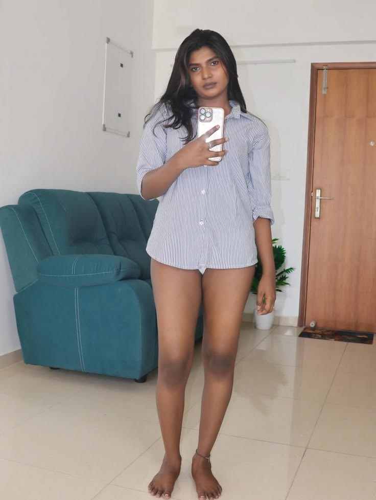 Anjlikumariii's tweet photo. Feeling effortlessly chic in my favorite oversized button-down! 💙 Sometimes simplicity is key for those comfy days at home. What's your go-to comfy outfit? ✨ #ComfortStyle https://t.co/Psw0klvo45