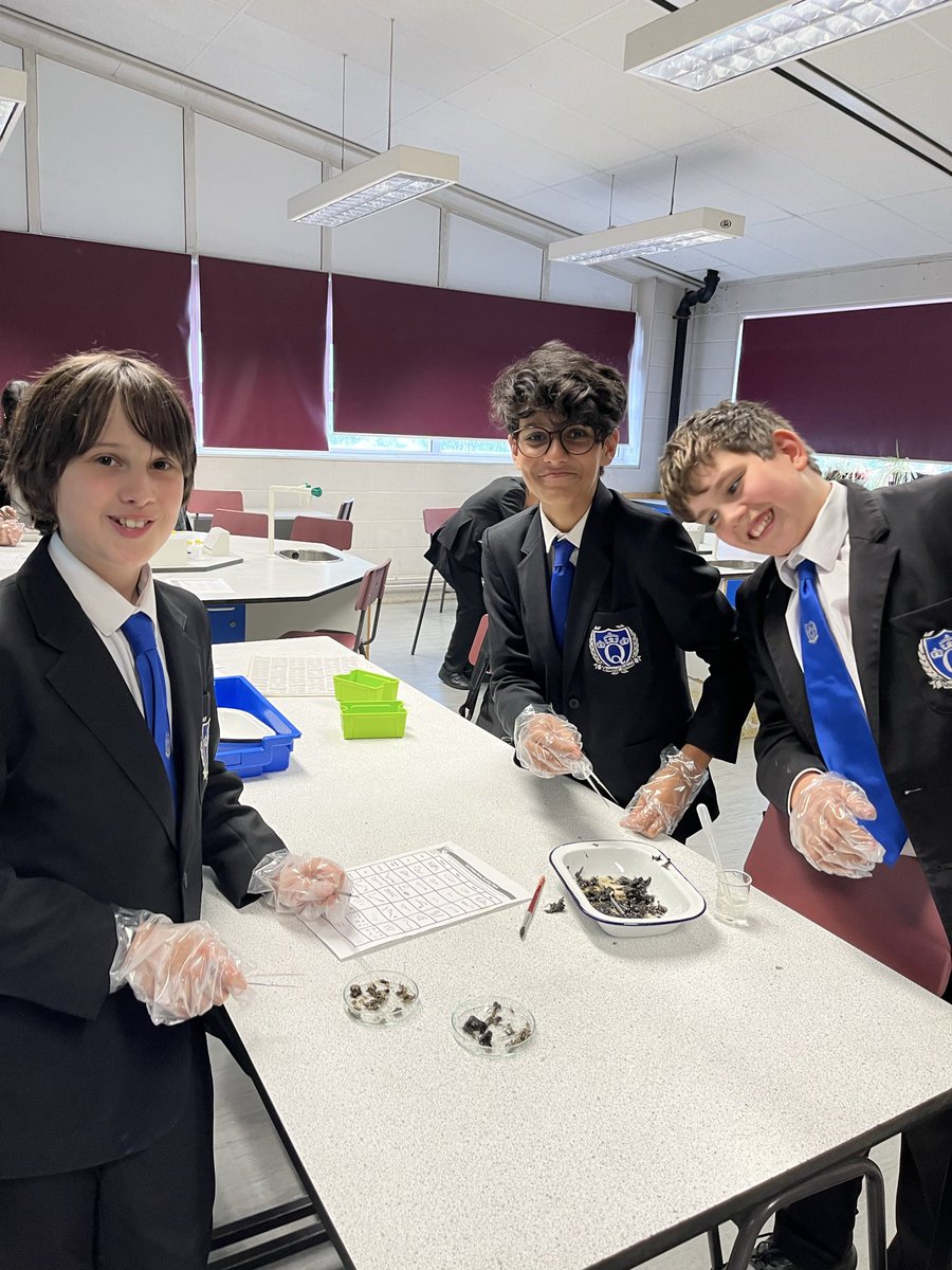 Queens’ Science Department tweet media