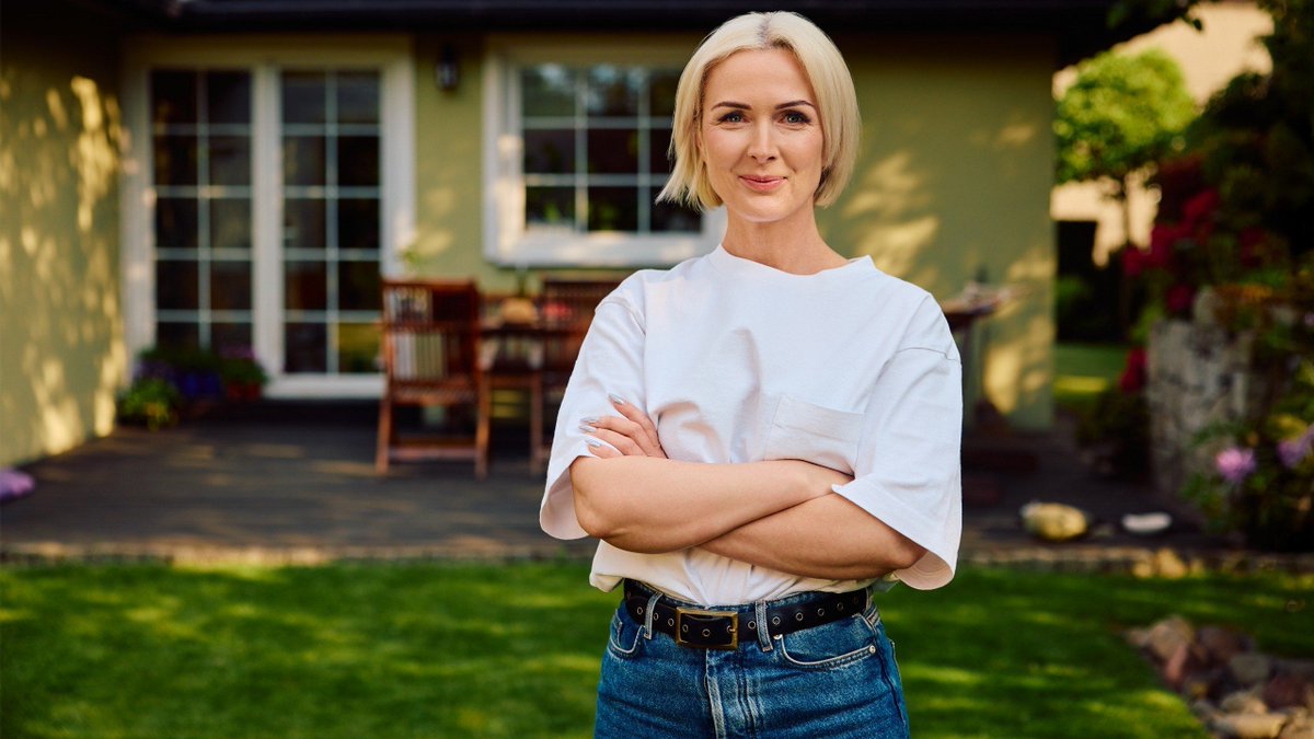 DirkAssociates's tweet photo. A record 20 million single women now own homes in the U.S., highlighting a significant shift in today’s housing market. This growing segment is driving demand for well-located, move-in ready homes that offer security, convenience, and long-term value.  https://t.co/EpCd7rfTBp https://t.co/0UUKUKWTMk