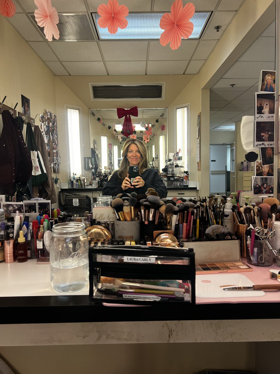Laura Wright tweet media