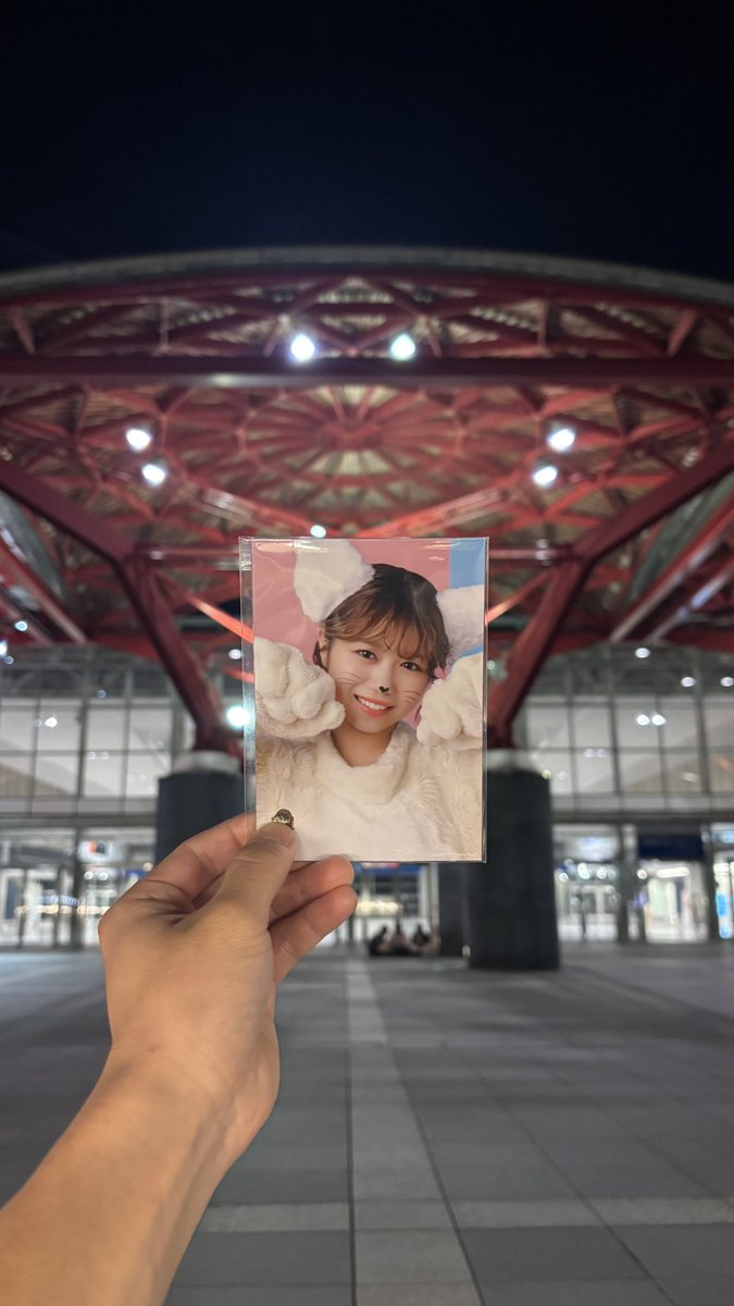 taru_chuke's tweet photo. ライブ、ミーグリ、グッズに触れて
楽しかったあの時間が
一瞬のように感じつつも
学生生活から今までを振り返れば
幸せだった思い出で
溢れかえってるなぁって思う。

唯衣ちゃんがいてくれたから
楽しかったことしかなかったです

今まで本当にありがとうございました
ずっと幸せでいられますように! https://t.co/DMPbVwgLyl