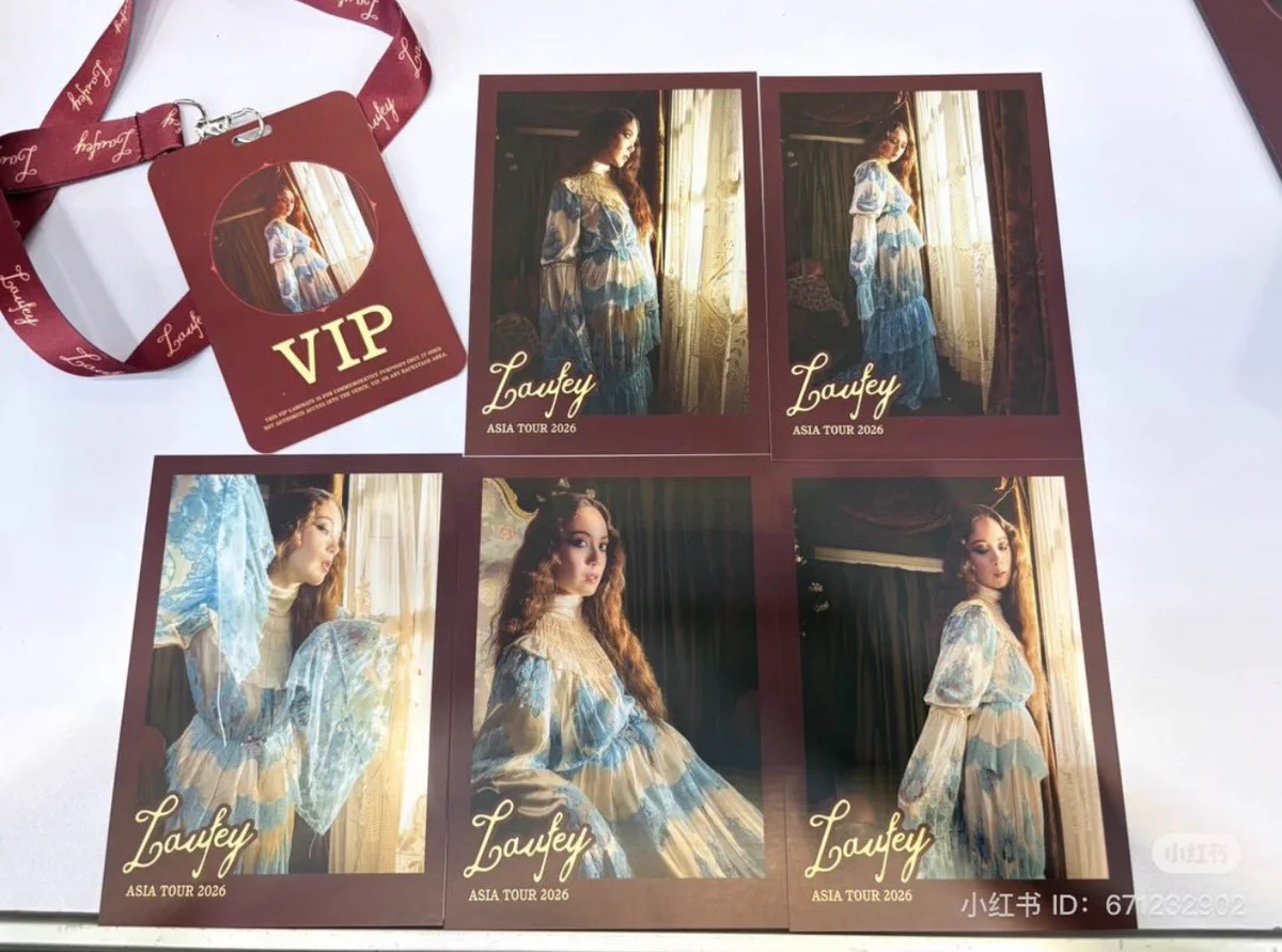 【完品】Laufey 2026年来日公演　VIP限定グッズ laufeymemez on X: 