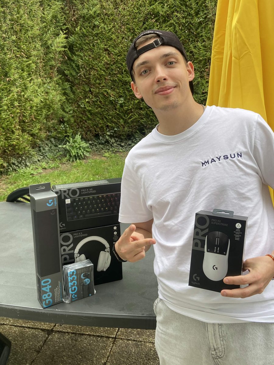 mattdouuu's tweet photo. Merci à @LogitechGFrance pour avoir mis à jour mon setup avec leurs tous derniers produits !

Passez par ce lien pour avoir 10% de réduction chez eux !

👉 https://t.co/IhOHuw2p6q https://t.co/9ax45Vgl7P