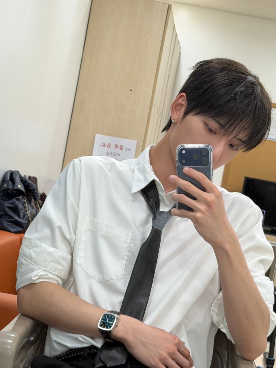 moe tweet media