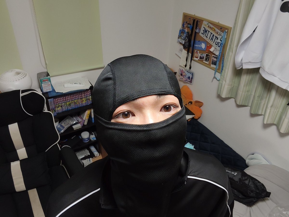 mumei643's tweet photo. バラクラバ被ってる時の俺友達から殺人マンコって言われて泣いてる https://t.co/YxnaI1zaDn