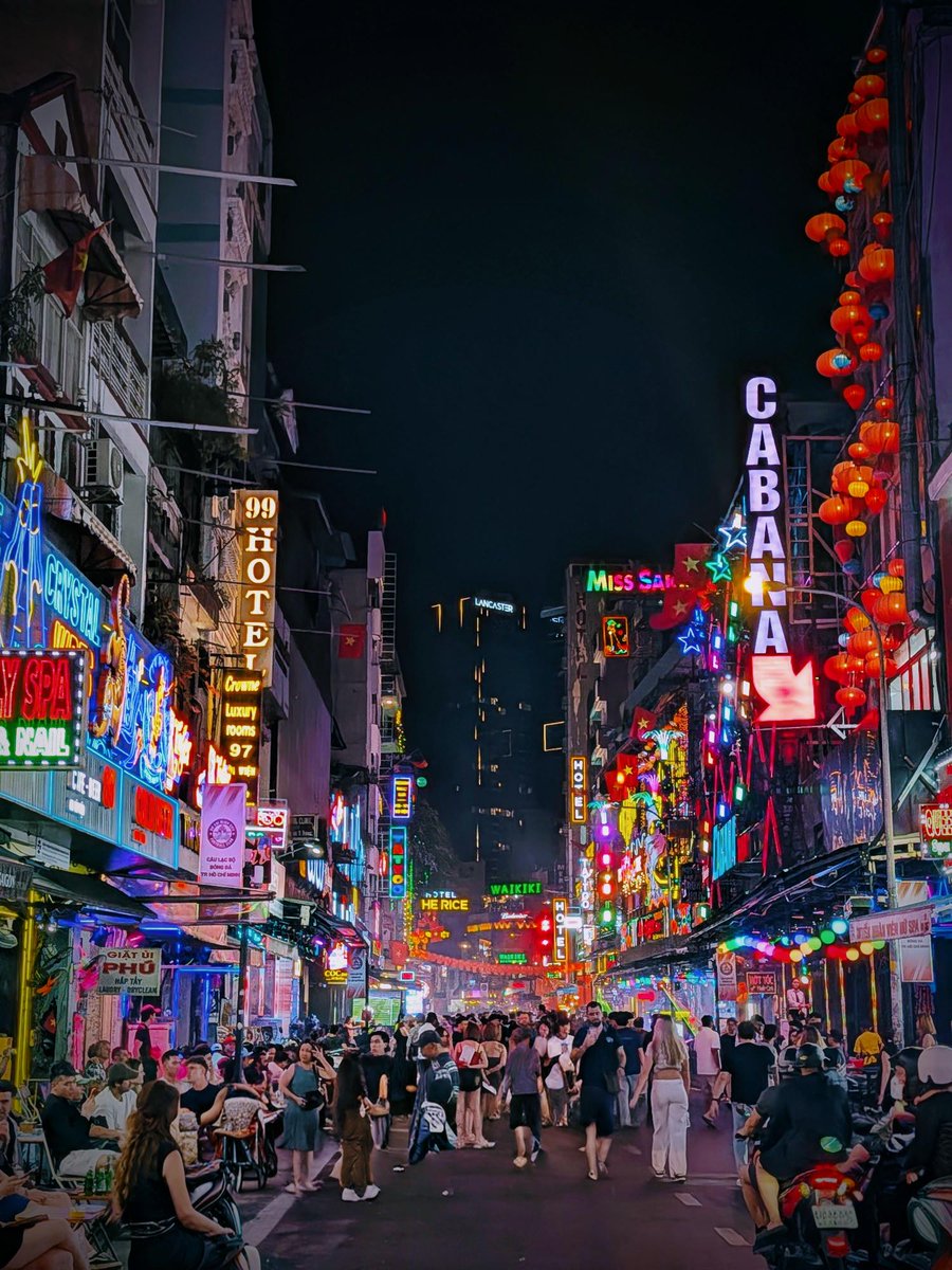 VerosoftDesign's tweet photo. Vietnam, we’ve arrived! 🛬🇻🇳

Day 1 at #DirectionsAsia and the conversations around AI, IoT, and the future of #BusinessCentral are already moving fast.

We’re here as a Gold Sponsor showcasing how TAG Mobi + mobiCreator AI help partners grow.
📍 Booth G3 https://t.co/O3vwPmv3X4