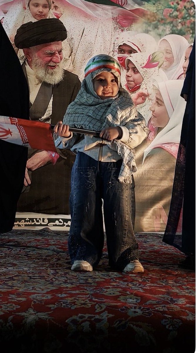 zahra51180304's tweet photo. اینم از کودکان ما 😍✌️😉 https://t.co/Og2H7Ms28m