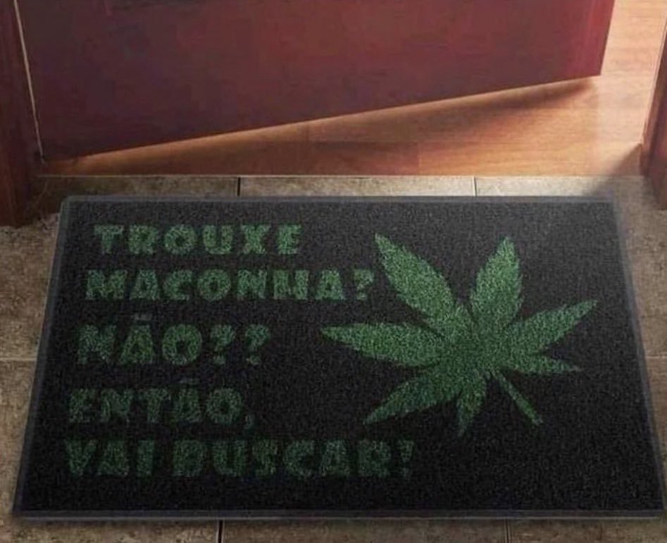MaconheiroMemo's tweet photo. o tapete da minha casa vai ser assim: https://t.co/cUBe0LlGgU