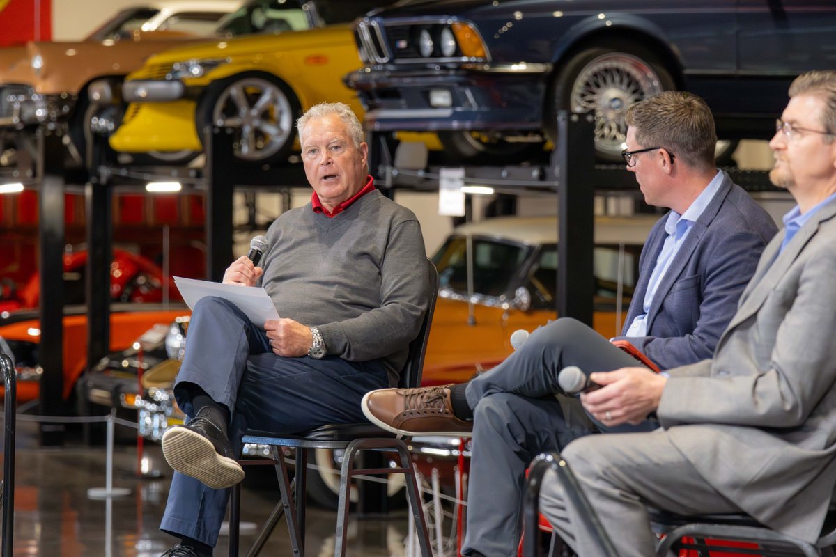 UpdatePromise's tweet photo. What are OEMs actually seeing in fixed ops right now?
🎥 Watch the full panel here: https://t.co/xKOFHSp7My

A lot of valuable insight in this one for dealers looking to improve retention, modernize the service drive, and better meet today’s customer expectations. https://t.co/yw2nn7sX4L