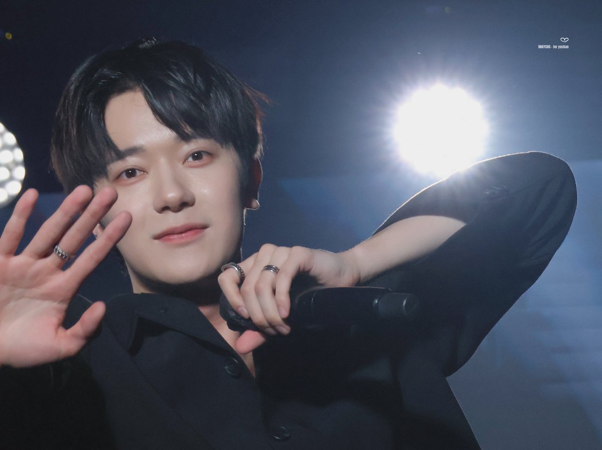 rnaychg's tweet photo. #HAPPY_YECHAN_DAY ♥ https://t.co/cbLHQEMxHK