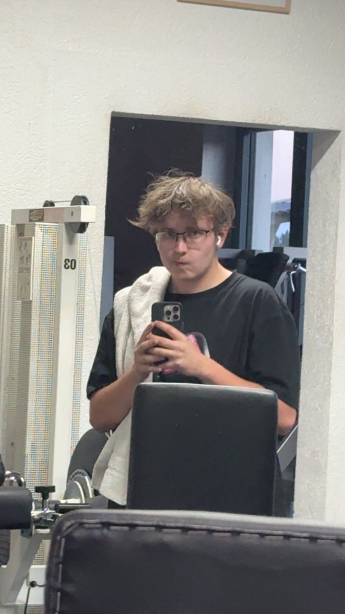 gííu tweet media