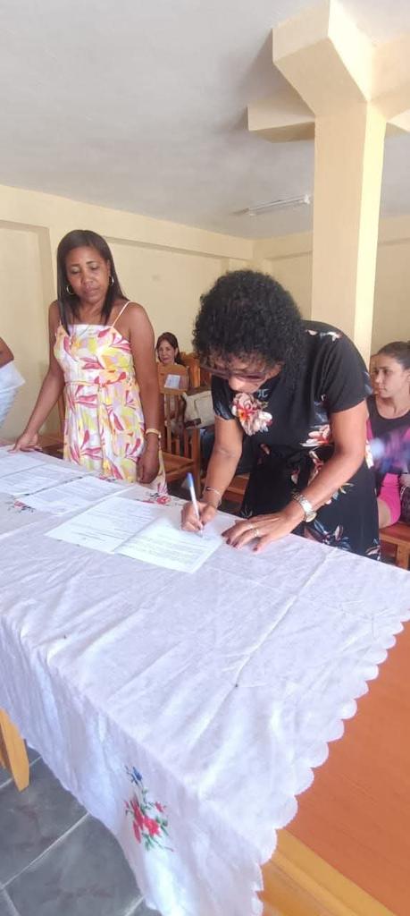 albencis's tweet photo. Se realiza el acto de entrega y recepción de cargo de la Dra Mireisi Reyes Cristi a la Dra Yusmeibi Reyes González como Jefa de Departamento de  APS
La dra Mireisi desde el año 1989 trabaja en Salud Pública.Con  amplia trayectoria en la Dirección de Salud
@DGSaludSanLuis https://t.co/oVMhqmzXRy