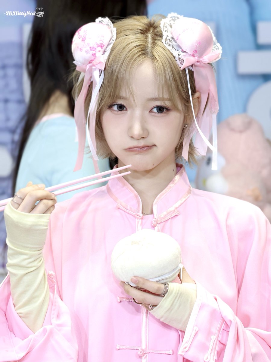 HiKittySol tweet media