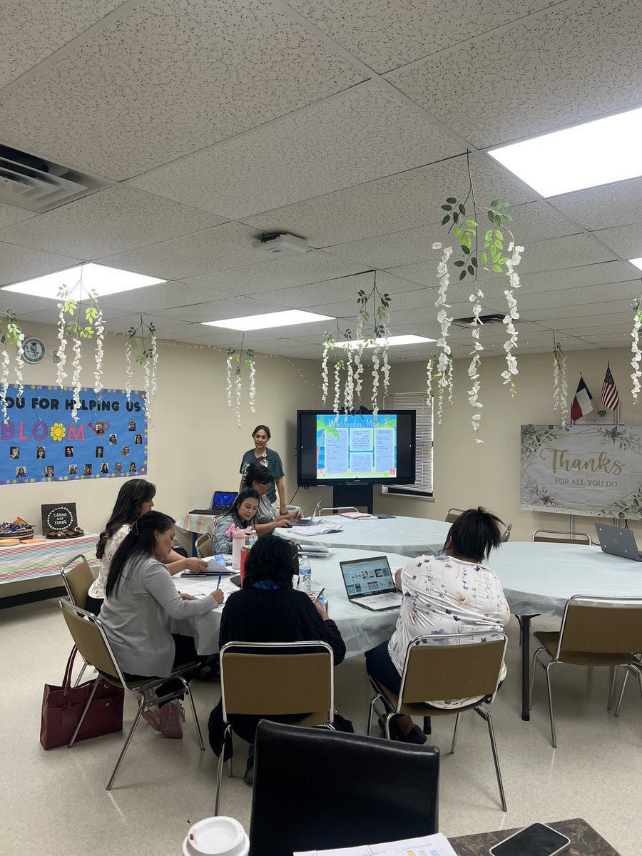 BlancaCruz444's tweet photo. Alignment is the word of the day!
Our PreK 4 teachers are ready to continue learning about TCMPC 💙 Great things happening @Loya_Primary90 
#EarlyEdMatters #WeAreSomosSanEli https://t.co/susytquYPe