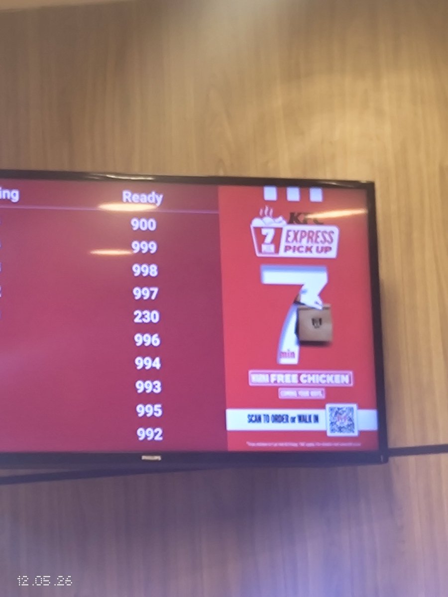 arjunmeghanadh's tweet photo. @KFC_India 
Your ad: 7-min delivery or free item. Delivered in 25 mins but request denied as "offer expired" while ad still shows. Please resolve.. I can give invoice. See timestamp in images attached 
Branch brookfields mall outlet https://t.co/6HVHGVq0BY