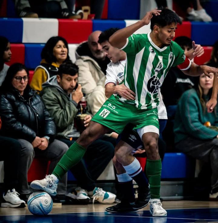 ElshowdelFS's tweet photo. UNA DOSIS LEVE. El primer Después de la Fecha del año, siempre viene cargadito 💻⚽👇
#SomosElFutbolSala #OtraCosa
https://t.co/FUeAAjOcz5 https://t.co/8vFiaMboNt