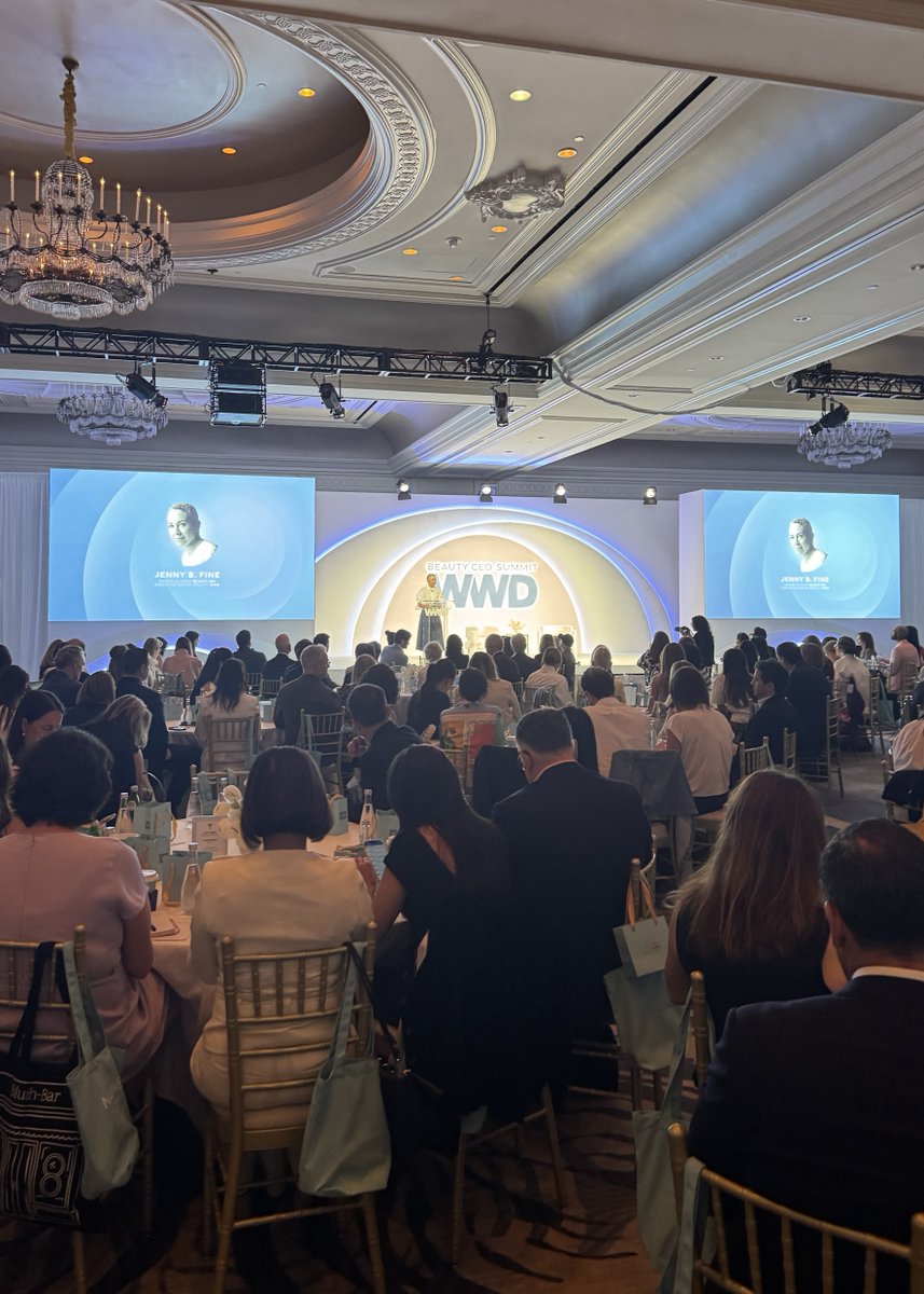 ROARforward's tweet photo. Michael Clinton + Simone Gibertoni at the WWD Beauty CEO Summit. 10+ years of science-based longevity work. Simone's new book is out on Amazon in mid-June. The real voices in this space are worth finding. https://t.co/GpWzB5Qhjd