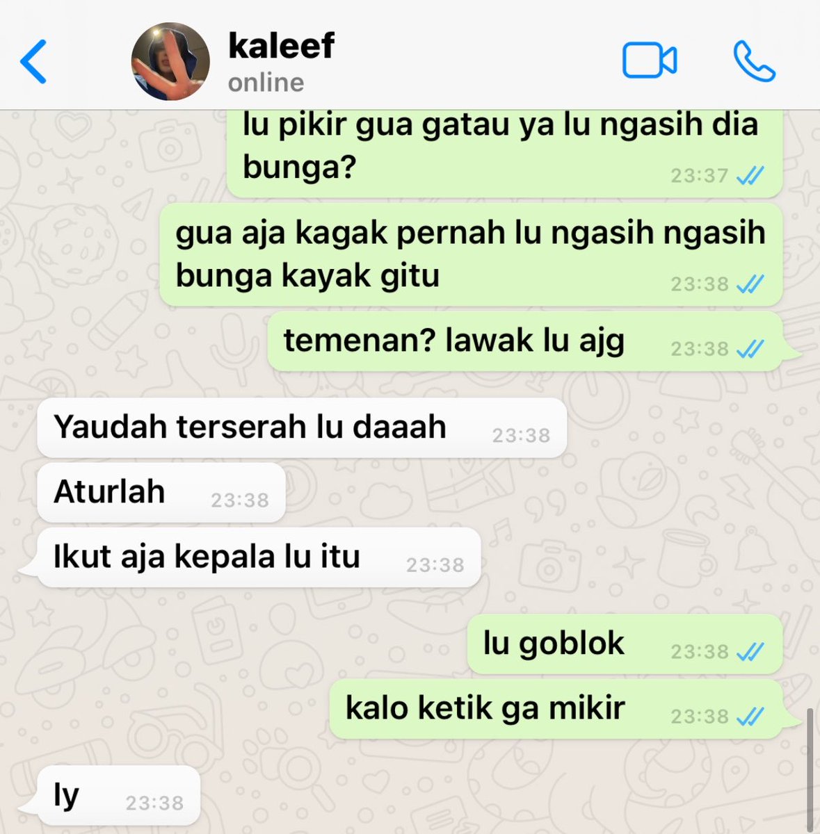 hatuher's tweet photo. aku bingung jg nulis ini cong https://t.co/J60kv0b5Me