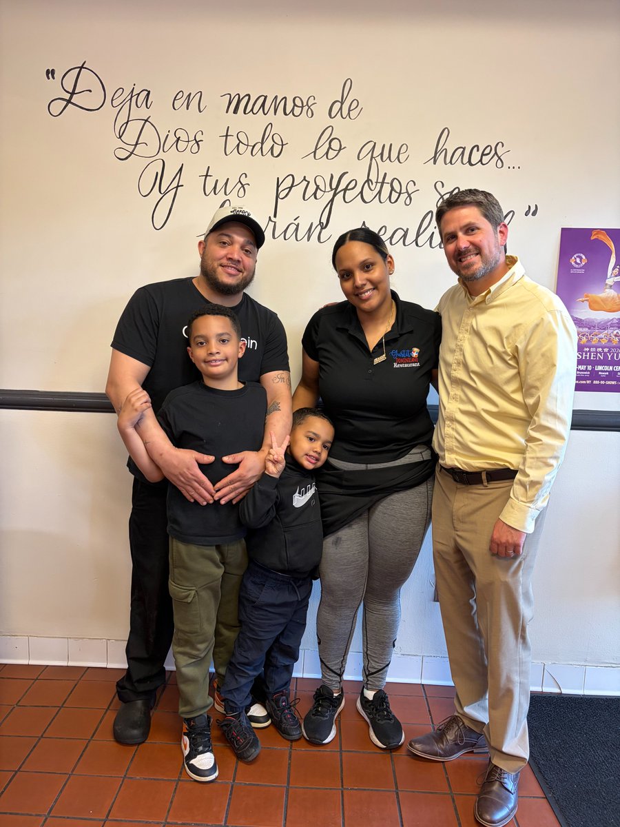 PrincipalWalley's tweet photo. I was excited to have Ethan, one of my students, show me his family's restaurant right here in Sleepy Hollow called Gustito Dominicano! The food is fantastic and Ethan and his family are very talented! https://t.co/j0sZLIVpyY