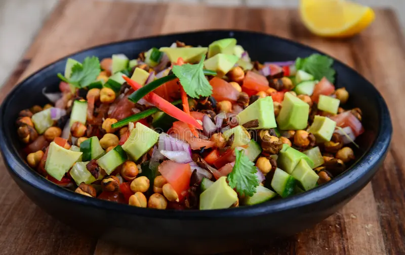 SudhaSimple's tweet photo. Protein is a very important source of muscle building, ignored by many owing to either fast life or lack of awareness.

Here are 5 plant protein sources that I prefer.
Chana / Beans: Excellent sources of both protein, fiber, used in salads, curries, or as dips like hummus.

1/5 https://t.co/ywyiO6UByY