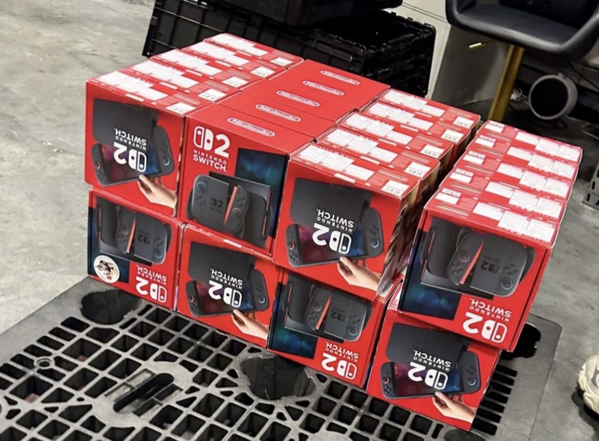 pickscbb's tweet photo. Hi, guys I am selling everything Nintendo switches,iPhones,PS5,Xbox,Mac’s, IPads , AirPods for good price let me know if interested! I can give you prices! ships today! can send pics also 

Rt please! https://t.co/6SE7w2QqJM