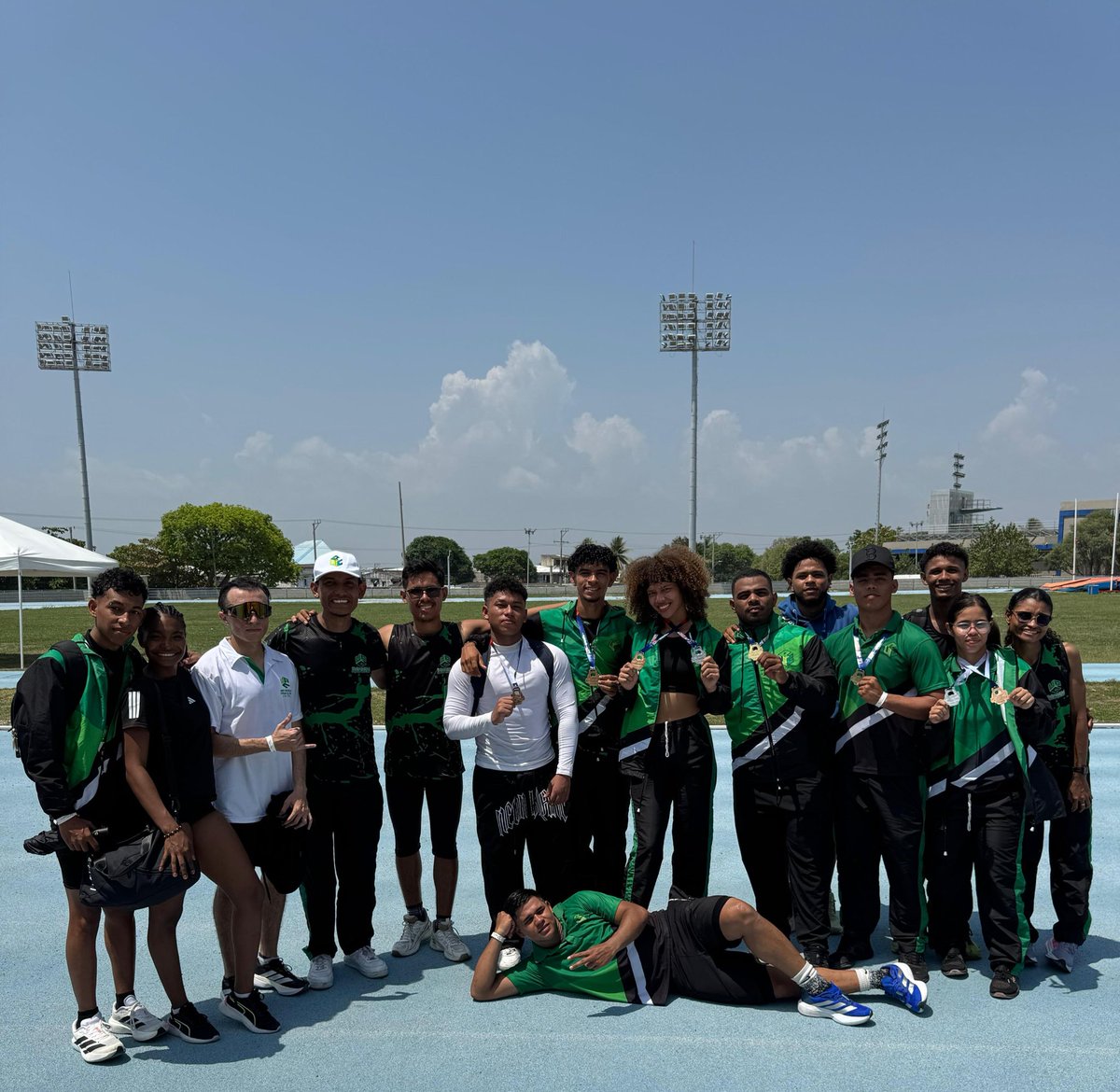 UnicesarOficial's tweet photo. Nuestra delegación continúa cosechando triunfos en los Juegos Universitarios Regionales @ascunoficial, esta vez en Cartagena, demostrando nuestra excelencia deportiva.

Estamos en la sexta posición en tabla de medallería con 17 medallas.

¡Felicitaciones, sigamos sumando éxitos! https://t.co/HwYcSxAz6h