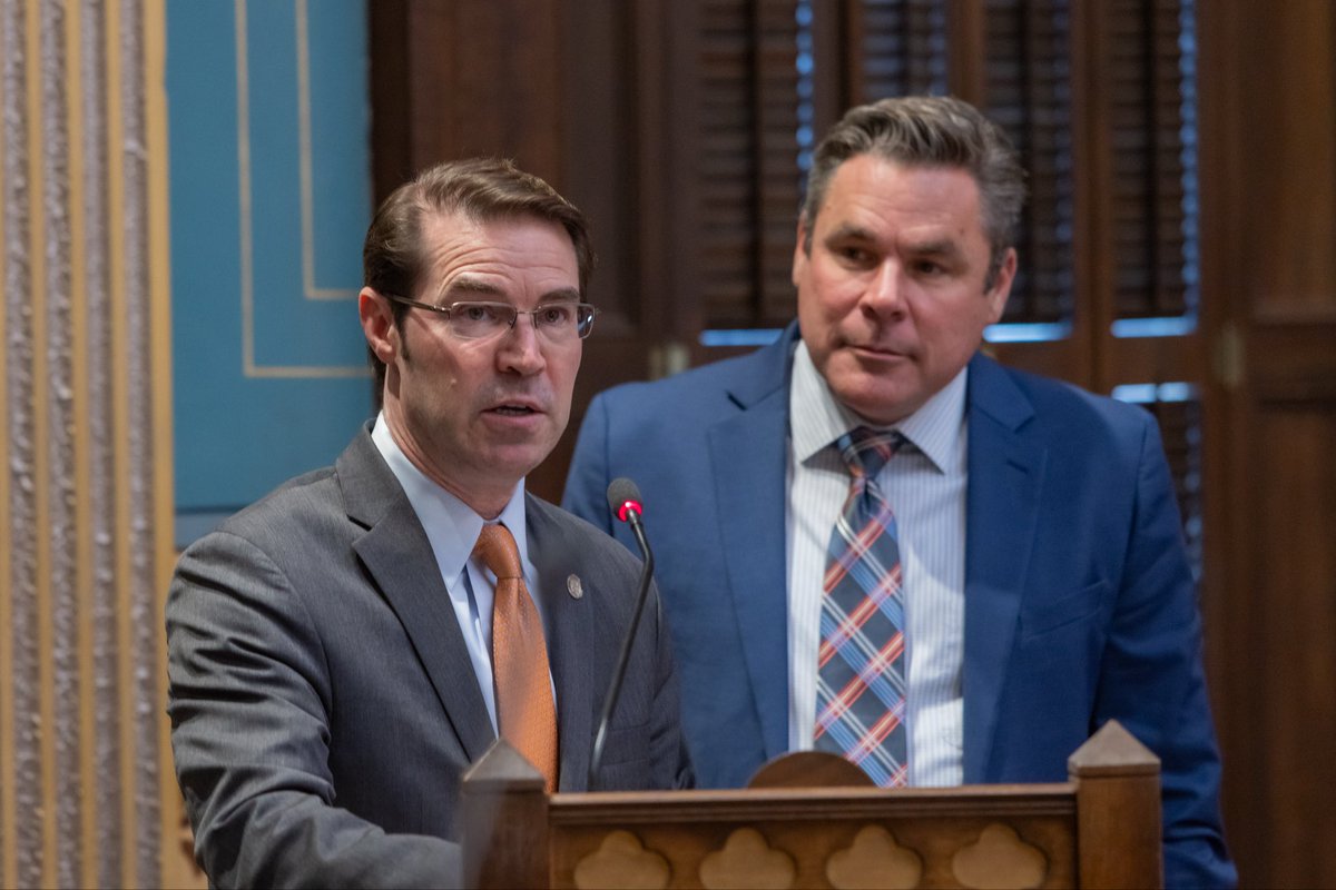 SenSeanMcCann's tweet photo. I am happy to have my colleagues join me in declaring today, May 13th, as Rail Day in the State of Michigan. 

Railroads play a crucial role in our day-to-day lives and countless workers dedicate their lives to keeping rail safe, effective and supporting Michigans economy. https://t.co/8NXDB6RzVs