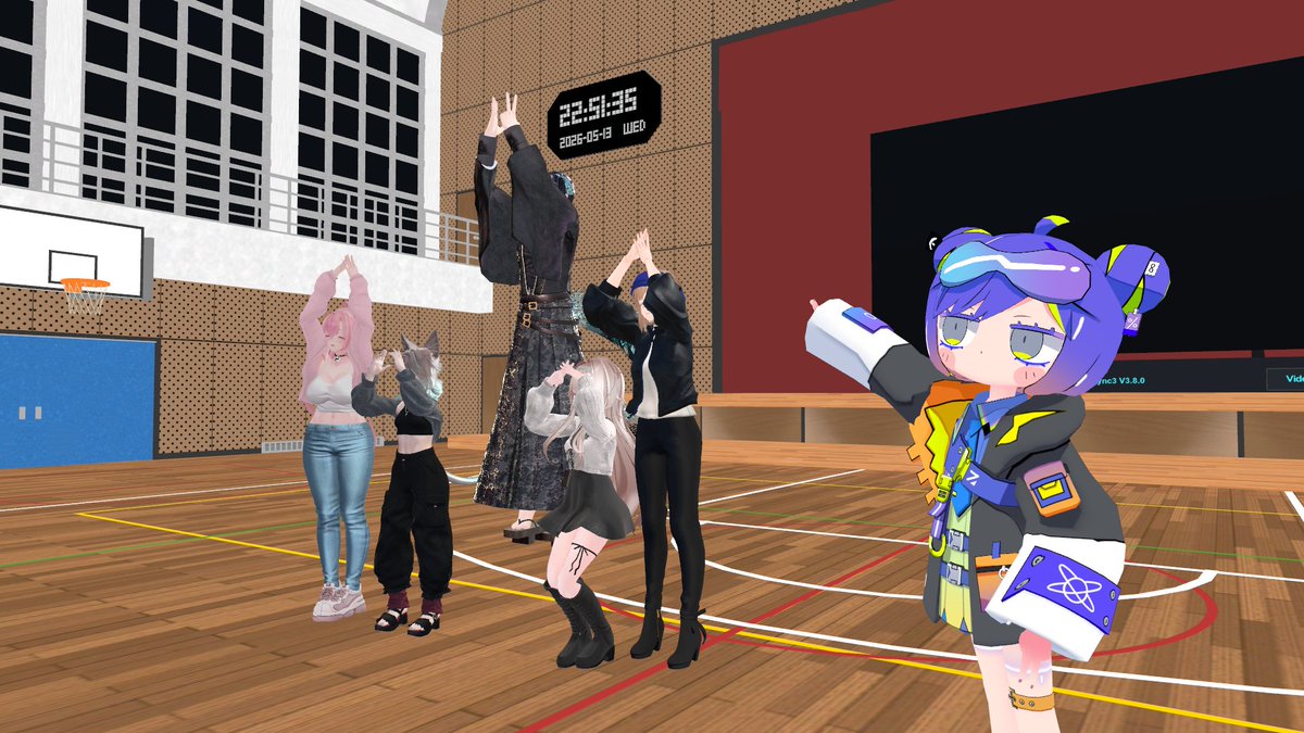NMC_VRC's tweet photo. 5月のコーチングセッションではこばじぃさんにお越しいただき
ワークショップやシーン稽古の指導をしていただきました！

たくさん体を動かし後半の稽古もエネルギッシュに取り組むことができ、内容も身になるものばかりでした！
#稽古の会 #NMC_VRC https://t.co/Eou4hjDxd3