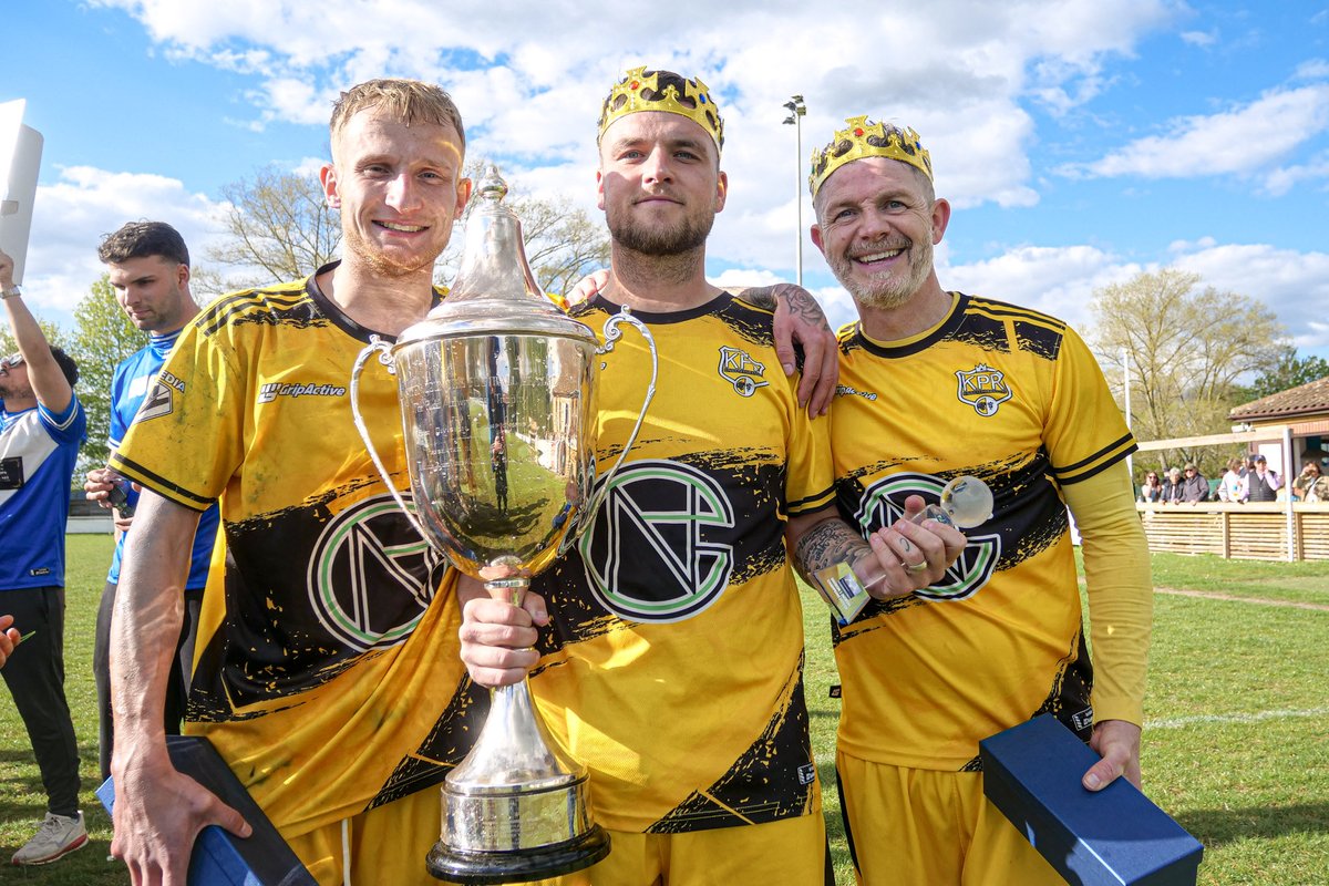 charlielindoe's tweet photo. Added another promotion to the list, what a season and what a group lads to play with @KingsParkRFC 🏆🏆 shame it’s come to an end, what’s next… https://t.co/jcIHDLfytd