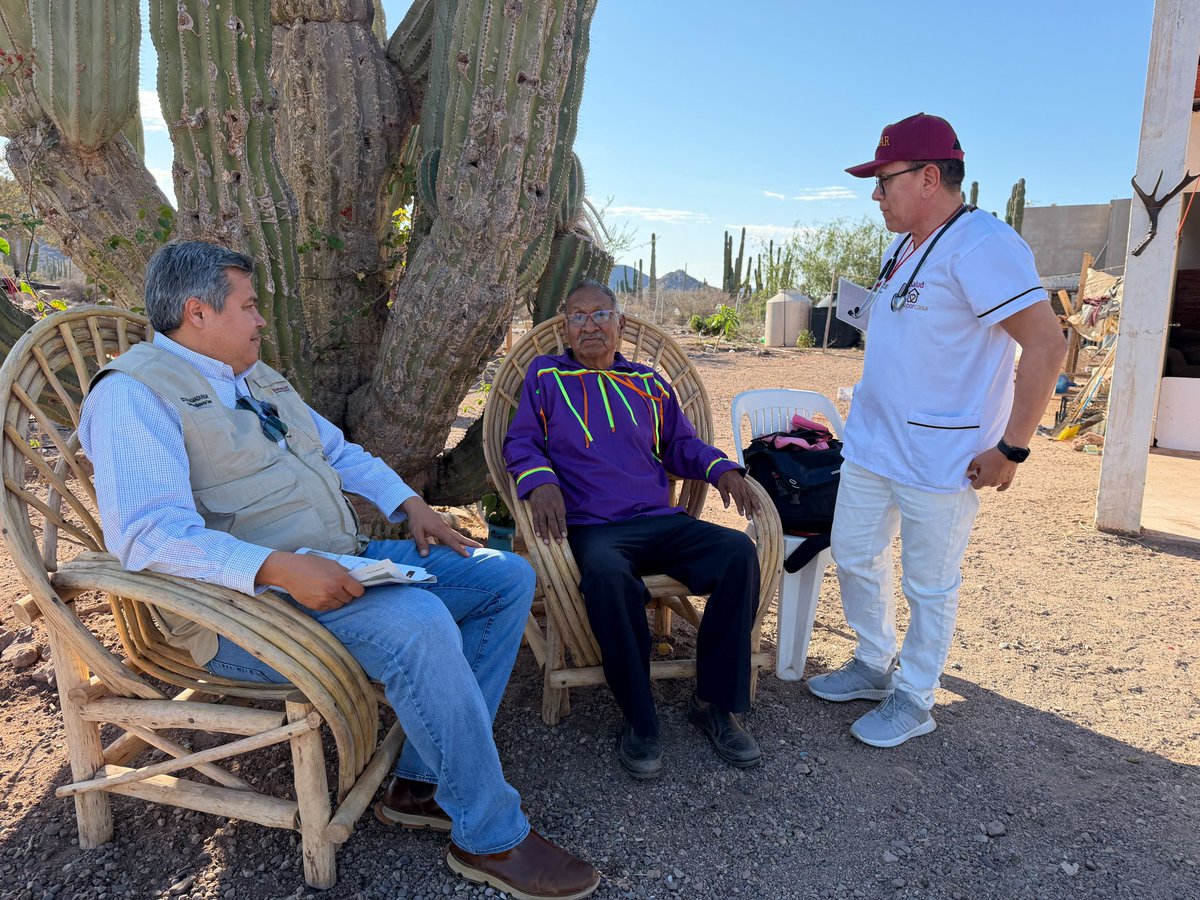 OctavioAlmada1's tweet photo. Buen día 😁 

Hoy acudimos a la localidad seri de Punta Chueca, acompañando al servidor de la salud Valentín Figueroa durante la segunda visita del programa Salud Casa por Casa al señor Santiago Astorga, derechohabiente de la Pensión de Adulto Mayor. 🩺🏠

Con el liderazgo de nuestra 🇲🇽 PresidentA @Claudiashein, este programa fortalece la atención preventiva y el seguimiento directo a las personas adultas mayores y con discapacidad, llevando los servicios de salud hasta sus hogares, sin intermediarios y con sentido humano.

El poder solo tiene sentido cuando se pone al servicio de los demás. 🙌🏻

#PorElBienDeTodosPrimeroLosPobres